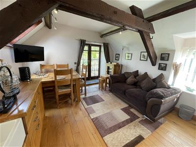 KITCHEN/DINER/LOUNGE